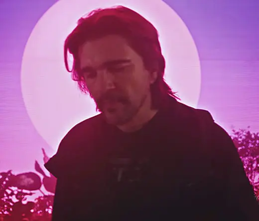  Juanes lanza un colorido video para la cancin Ninguna.